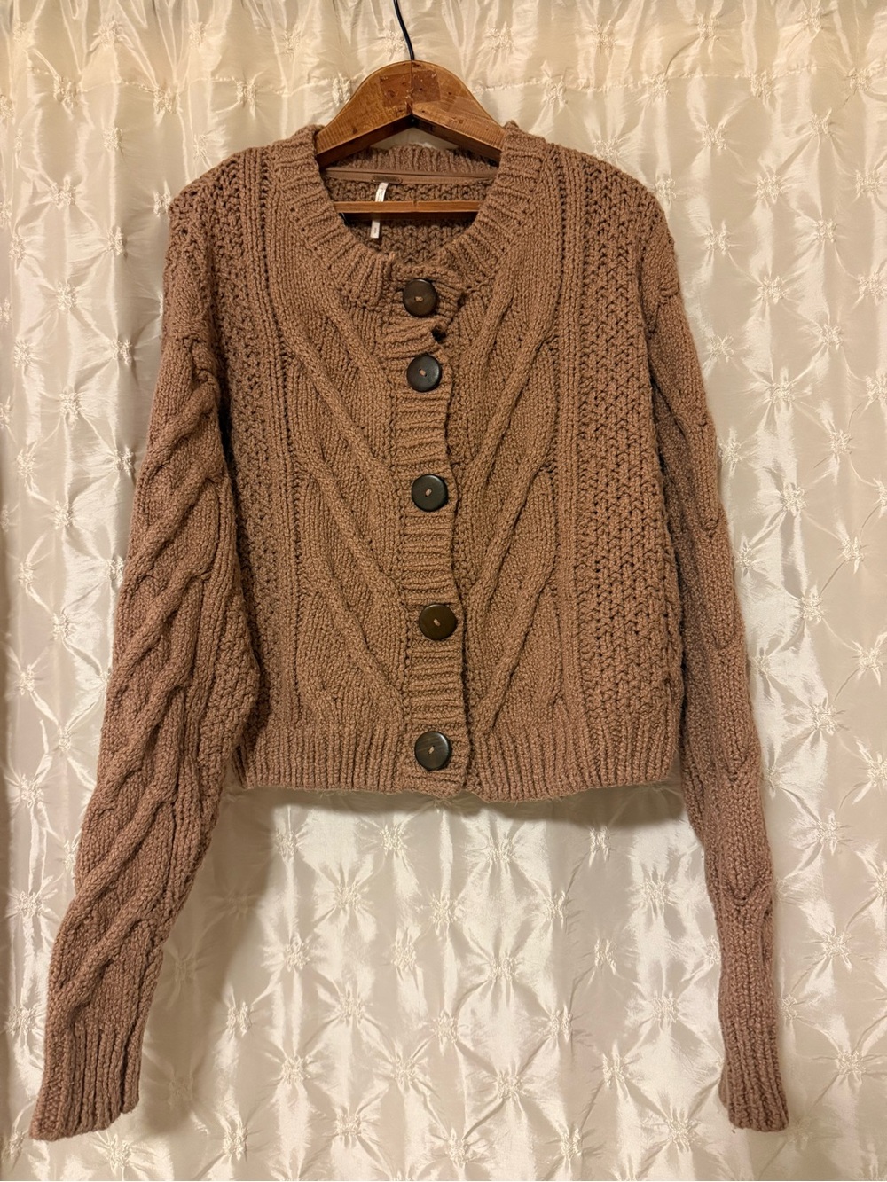 Free People Bonfire Cable Knit Cardigan Beaver Fur Brown Tan Chunky Sweater S - Picture 3 of 11